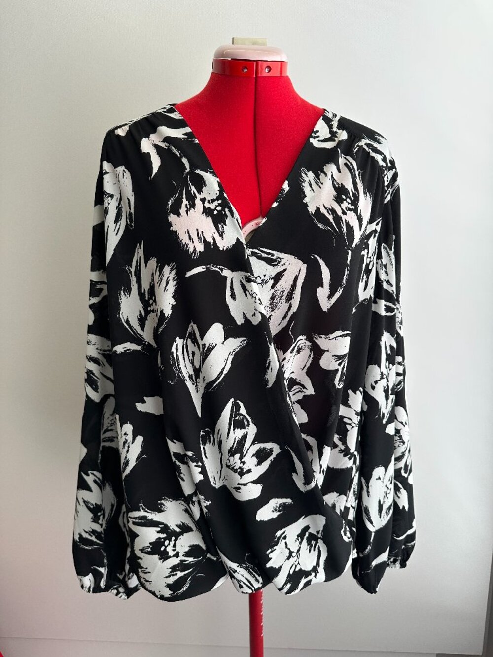 INC (L) Black White Floral Garden Print Surplice Top International Concepts